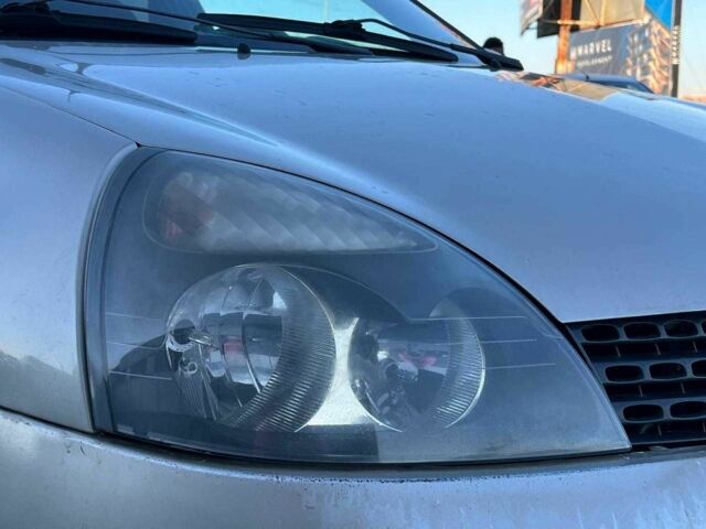 Бежевый Рено Клио, объемом двигателя 1.4 л и пробегом 228 тыс. км за 2790 $, фото 12 на Automoto.ua