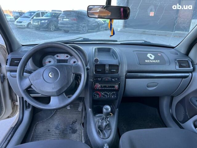 Бежевый Рено Клио, объемом двигателя 1.4 л и пробегом 228 тыс. км за 2790 $, фото 33 на Automoto.ua