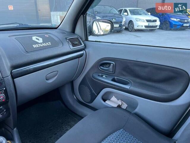 Бежевый Рено Клио, объемом двигателя 1.4 л и пробегом 228 тыс. км за 2790 $, фото 29 на Automoto.ua