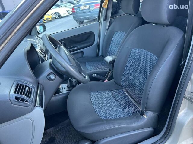 Бежевый Рено Клио, объемом двигателя 1.4 л и пробегом 228 тыс. км за 2790 $, фото 17 на Automoto.ua