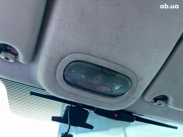 Бежевый Рено Клио, объемом двигателя 1.4 л и пробегом 228 тыс. км за 2790 $, фото 30 на Automoto.ua