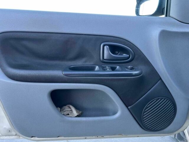 Бежевый Рено Клио, объемом двигателя 1.4 л и пробегом 228 тыс. км за 2790 $, фото 14 на Automoto.ua