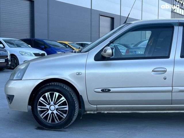 Бежевый Рено Клио, объемом двигателя 1.4 л и пробегом 228 тыс. км за 2790 $, фото 3 на Automoto.ua