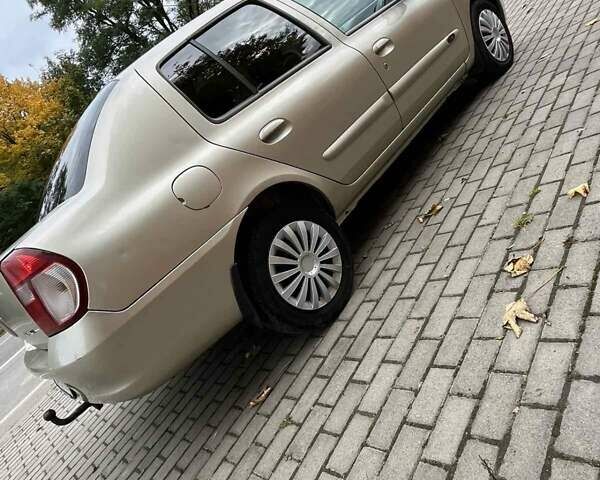 Рено Клио 2007 в Красилове на Automoto.ua Бежевый Рено Клио, объемом двигателя 1.4 л и пробегом 347 тыс. км за 3600 $, фото 2 на Automoto.ua