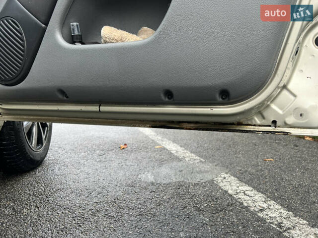 Рено Клио 2008 в Киеве на Automoto.ua Бежевый Рено Клио, объемом двигателя 1.4 л и пробегом 322 тыс. км за 2500 $, фото 15 на Automoto.ua