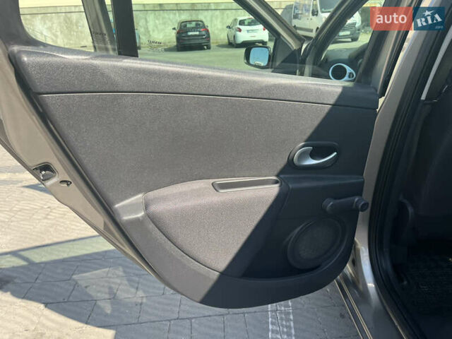 Бежевий Рено Кліо, об'ємом двигуна 1.2 л та пробігом 171 тис. км за 4800 $, фото 17 на Automoto.ua