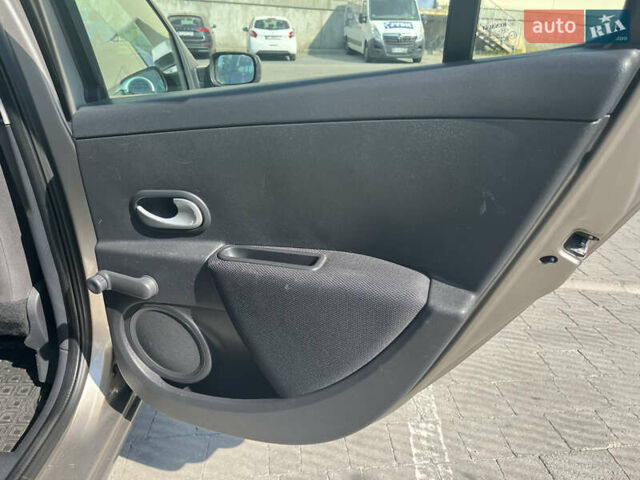 Бежевий Рено Кліо, об'ємом двигуна 1.2 л та пробігом 171 тис. км за 4800 $, фото 16 на Automoto.ua