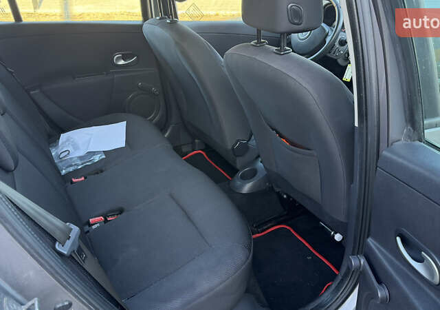 Бежевый Рено Клио, объемом двигателя 1.2 л и пробегом 230 тыс. км за 4750 $, фото 11 на Automoto.ua