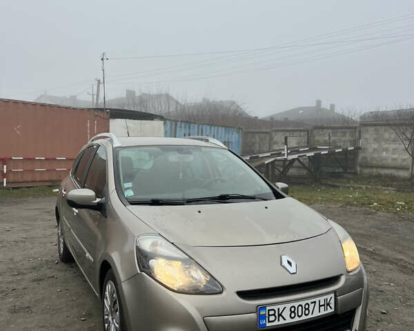 Бежевый Рено Клио, объемом двигателя 1.5 л и пробегом 366 тыс. км за 4850 $, фото 2 на Automoto.ua