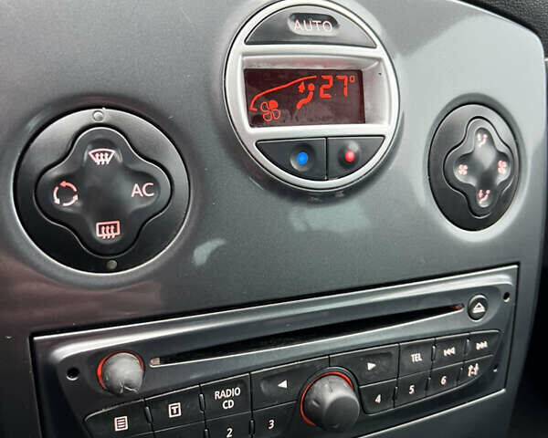 Бежевый Рено Клио, объемом двигателя 1.5 л и пробегом 366 тыс. км за 4850 $, фото 45 на Automoto.ua