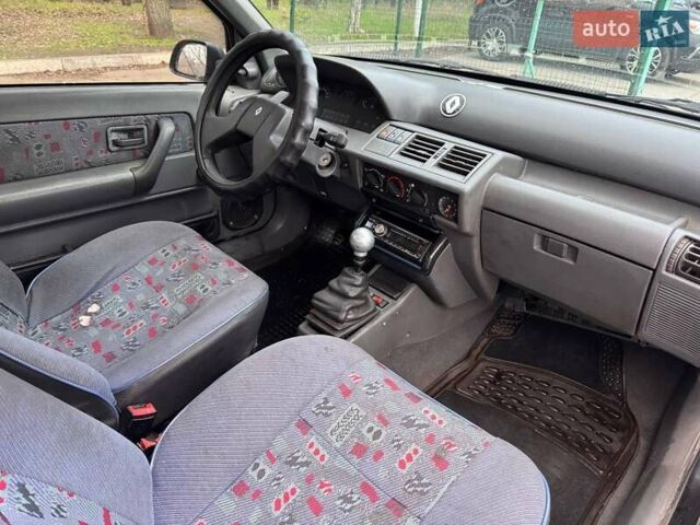 Черный Рено Клио, объемом двигателя 1.2 л и пробегом 250 тыс. км за 850 $, фото 8 на Automoto.ua