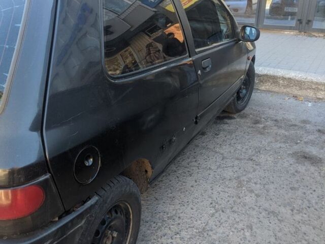 Черный Рено Клио, объемом двигателя 0 л и пробегом 200 тыс. км за 1300 $, фото 1 на Automoto.ua