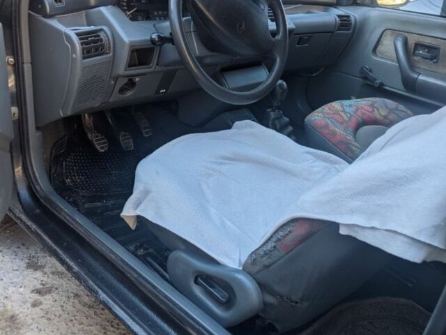 Черный Рено Клио, объемом двигателя 0 л и пробегом 200 тыс. км за 1300 $, фото 4 на Automoto.ua