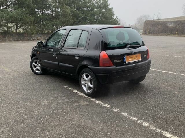 Чорний Рено Кліо, об'ємом двигуна 1.4 л та пробігом 260 тис. км за 2499 $, фото 4 на Automoto.ua