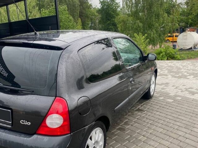 Черный Рено Клио, объемом двигателя 1.4 л и пробегом 294 тыс. км за 1500 $, фото 4 на Automoto.ua