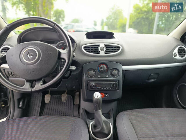 Чорний Рено Кліо, об'ємом двигуна 1.2 л та пробігом 215 тис. км за 4700 $, фото 12 на Automoto.ua