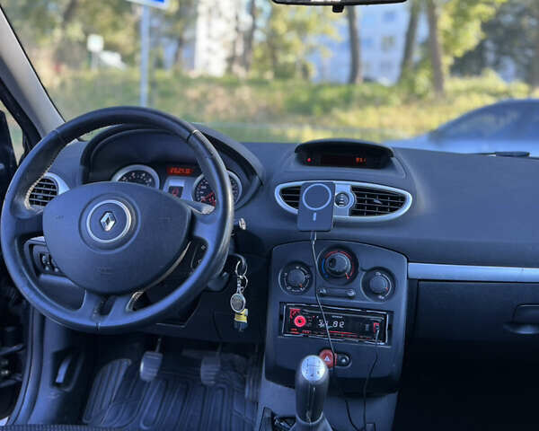 Чорний Рено Кліо, об'ємом двигуна 1.4 л та пробігом 239 тис. км за 4150 $, фото 8 на Automoto.ua