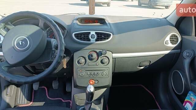 Чорний Рено Кліо, об'ємом двигуна 1.2 л та пробігом 212 тис. км за 4550 $, фото 23 на Automoto.ua