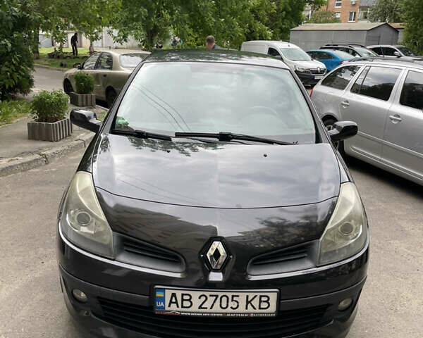 Чорний Рено Кліо, об'ємом двигуна 1.6 л та пробігом 195 тис. км за 4000 $, фото 1 на Automoto.ua