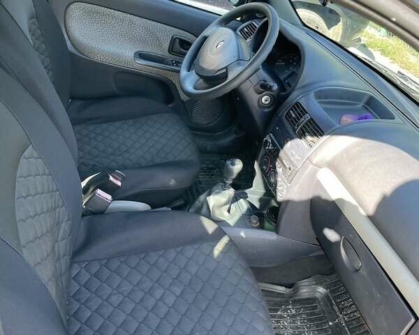 Рено Клио 2006 в Черновцах на Automoto.ua Черный Рено Клио, объемом двигателя 1.2 л и пробегом 211 тыс. км за 3300 $, фото 2 на Automoto.ua
