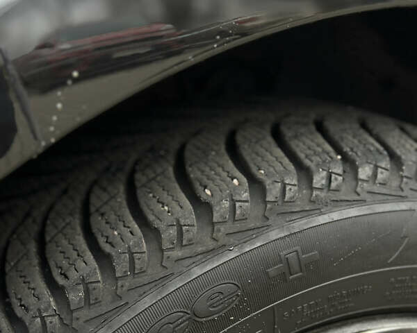 Чорний Рено Кліо, об'ємом двигуна 1.39 л та пробігом 285 тис. км за 4400 $, фото 7 на Automoto.ua