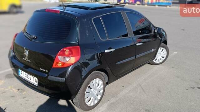 Чорний Рено Кліо, об'ємом двигуна 1.2 л та пробігом 212 тис. км за 4550 $, фото 2 на Automoto.ua