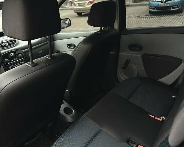 Чорний Рено Кліо, об'ємом двигуна 1.39 л та пробігом 285 тис. км за 4400 $, фото 9 на Automoto.ua