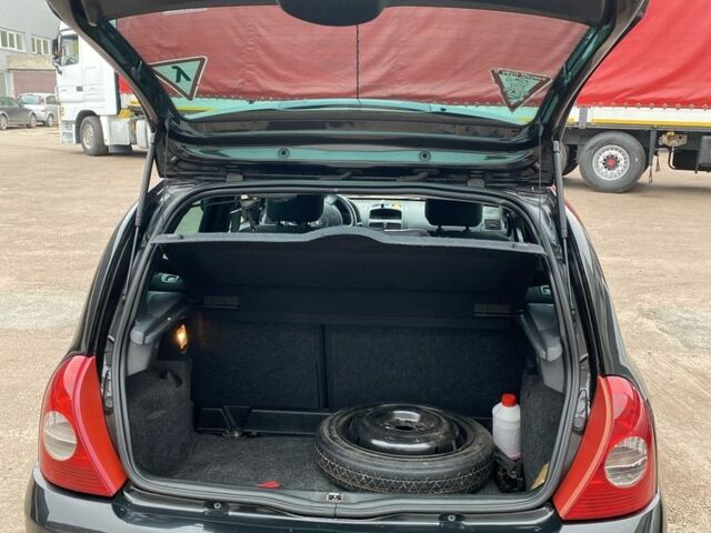 Черный Рено Клио, объемом двигателя 1.1 л и пробегом 220 тыс. км за 3900 $, фото 7 на Automoto.ua