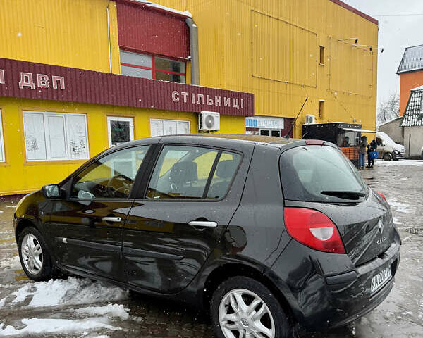 Черный Рено Клио, объемом двигателя 1.6 л и пробегом 221 тыс. км за 5500 $, фото 5 на Automoto.ua