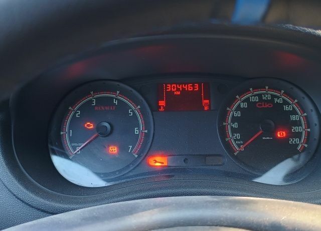 Чорний Рено Кліо, об'ємом двигуна 1.1 л та пробігом 305 тис. км за 3500 $, фото 1 на Automoto.ua