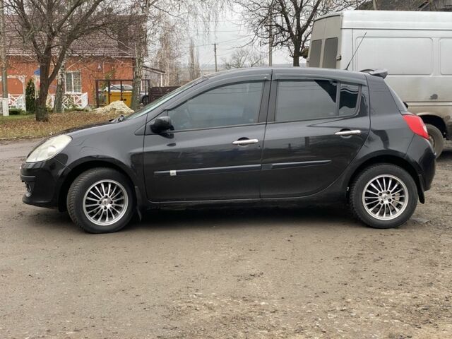 Черный Рено Клио, объемом двигателя 1.4 л и пробегом 310 тыс. км за 5300 $, фото 7 на Automoto.ua