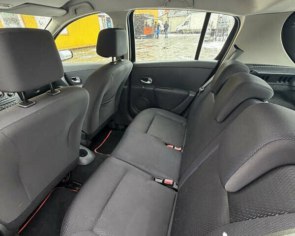 Черный Рено Клио, объемом двигателя 1.6 л и пробегом 221 тыс. км за 5500 $, фото 14 на Automoto.ua