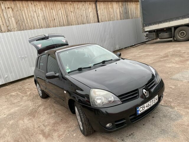 Черный Рено Клио, объемом двигателя 1.1 л и пробегом 220 тыс. км за 3900 $, фото 1 на Automoto.ua