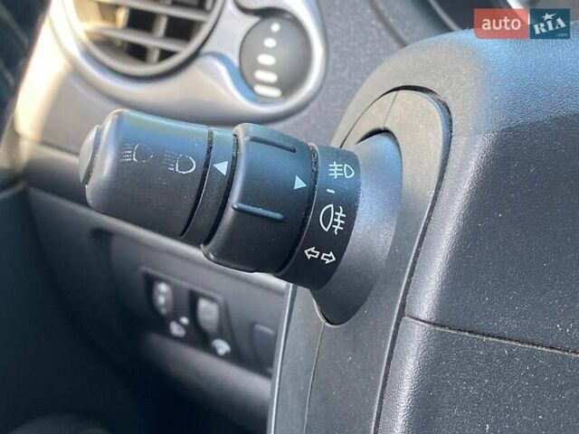 Черный Рено Клио, объемом двигателя 1.6 л и пробегом 272 тыс. км за 5490 $, фото 21 на Automoto.ua