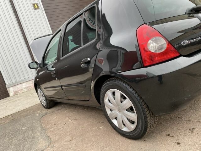 Черный Рено Клио, объемом двигателя 1.1 л и пробегом 220 тыс. км за 3900 $, фото 2 на Automoto.ua