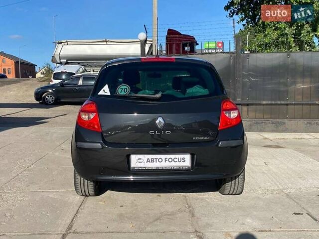 Черный Рено Клио, объемом двигателя 1.6 л и пробегом 272 тыс. км за 5490 $, фото 5 на Automoto.ua