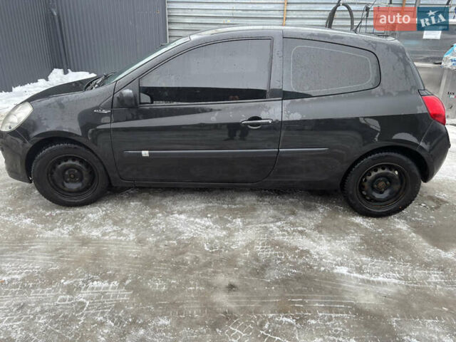Черный Рено Клио, объемом двигателя 1.15 л и пробегом 198 тыс. км за 3300 $, фото 6 на Automoto.ua