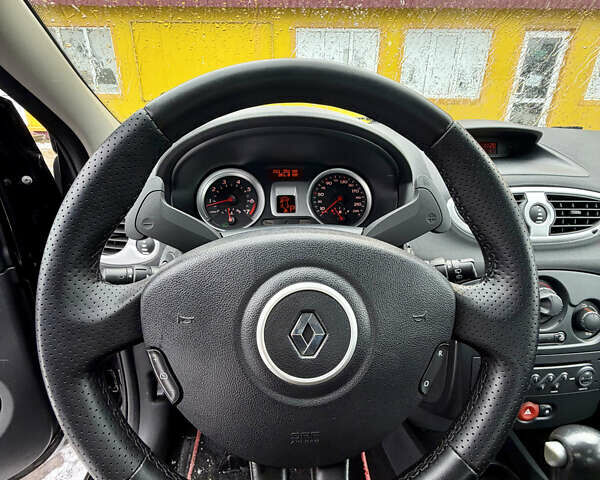 Черный Рено Клио, объемом двигателя 1.6 л и пробегом 221 тыс. км за 5500 $, фото 11 на Automoto.ua