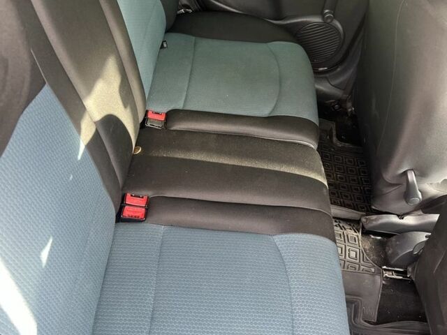 Черный Рено Клио, объемом двигателя 1.1 л и пробегом 220 тыс. км за 3900 $, фото 10 на Automoto.ua