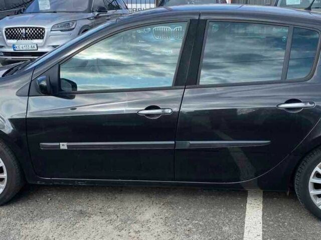 Черный Рено Клио, объемом двигателя 1.6 л и пробегом 275 тыс. км за 5500 $, фото 18 на Automoto.ua