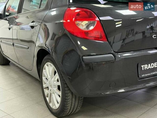Чорний Рено Кліо, об'ємом двигуна 1.6 л та пробігом 272 тис. км за 6490 $, фото 9 на Automoto.ua