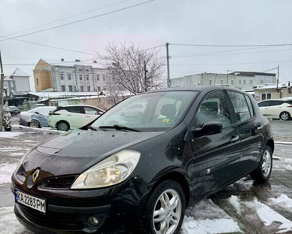 Черный Рено Клио, объемом двигателя 1.6 л и пробегом 221 тыс. км за 5500 $, фото 3 на Automoto.ua
