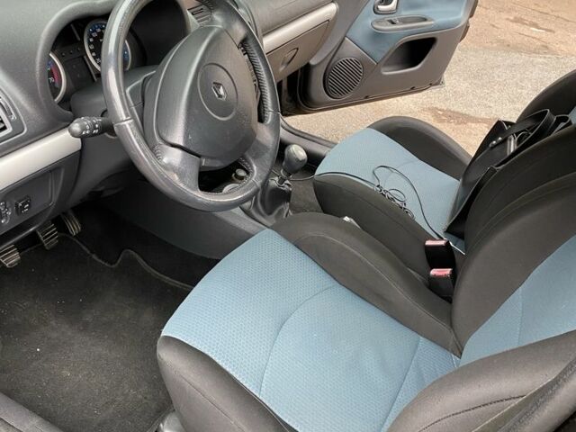 Черный Рено Клио, объемом двигателя 1.1 л и пробегом 220 тыс. км за 3900 $, фото 8 на Automoto.ua