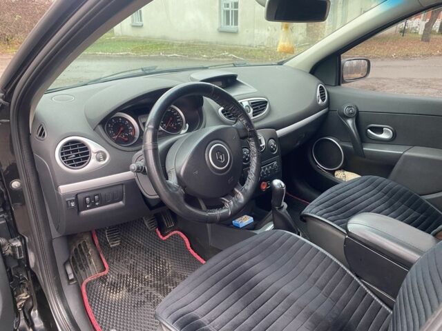 Черный Рено Клио, объемом двигателя 1.4 л и пробегом 310 тыс. км за 5300 $, фото 8 на Automoto.ua