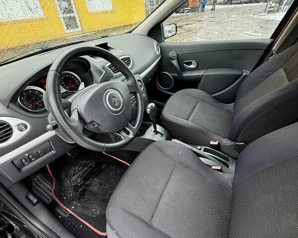 Черный Рено Клио, объемом двигателя 1.6 л и пробегом 221 тыс. км за 5500 $, фото 10 на Automoto.ua