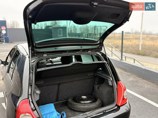 Черный Рено Клио, объемом двигателя 1.2 л и пробегом 226 тыс. км за 3500 $, фото 10 на Automoto.ua