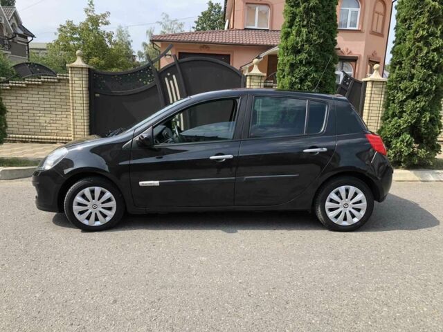 Черный Рено Клио, объемом двигателя 1.1 л и пробегом 282 тыс. км за 4000 $, фото 2 на Automoto.ua