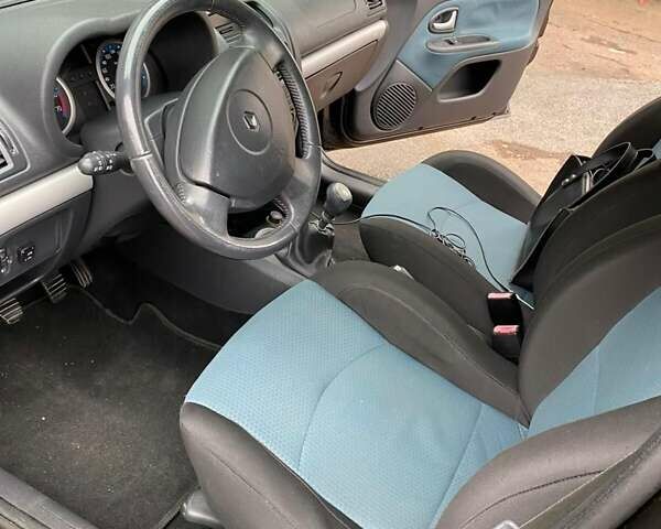 Черный Рено Клио, объемом двигателя 1.2 л и пробегом 224 тыс. км за 3900 $, фото 1 на Automoto.ua