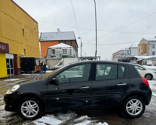 Черный Рено Клио, объемом двигателя 1.6 л и пробегом 221 тыс. км за 5500 $, фото 4 на Automoto.ua