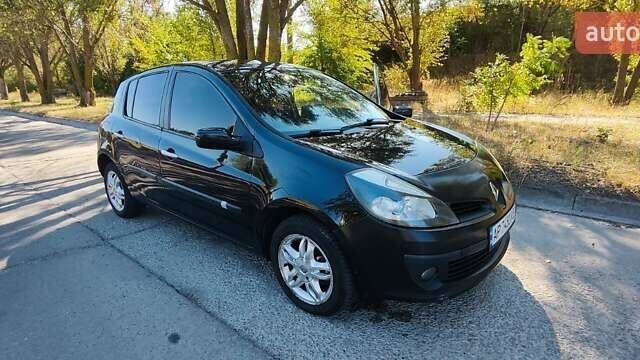 Чорний Рено Кліо, об'ємом двигуна 1.6 л та пробігом 243 тис. км за 5800 $, фото 9 на Automoto.ua